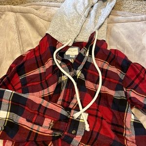American Eagle cropped flannel